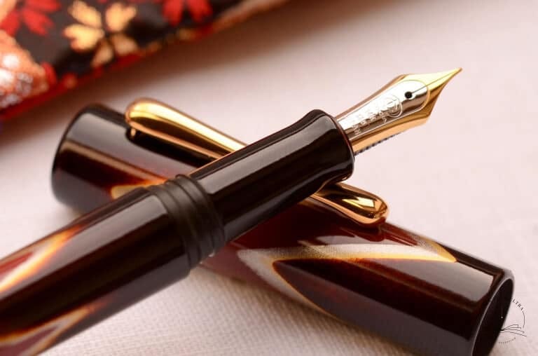 Ukiyo-e Hokusai red 3 Taccia