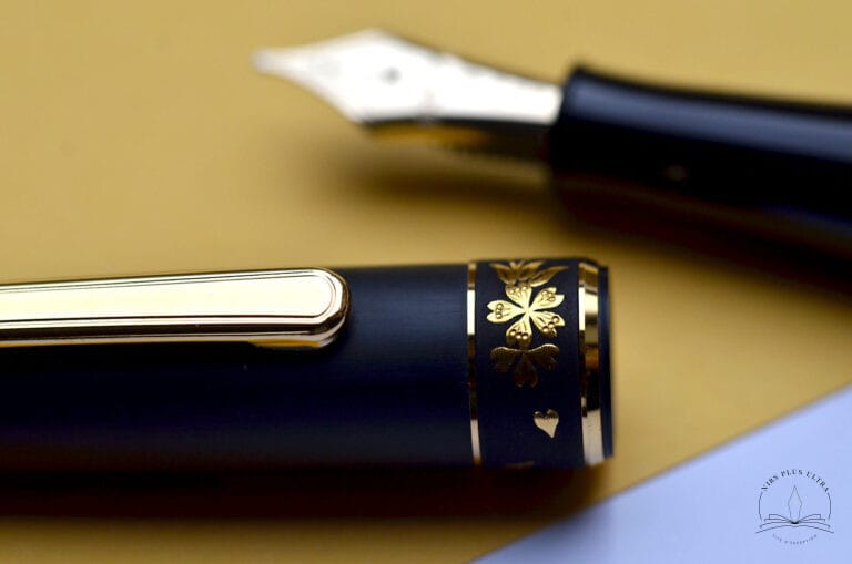 3776 Pure Gold Zogan Sakura Fountain pen by Platinum 4