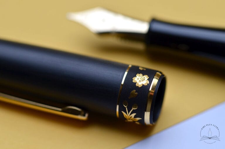 3776 Pure Gold Zogan Sakura Fountain pen by Platinum 5