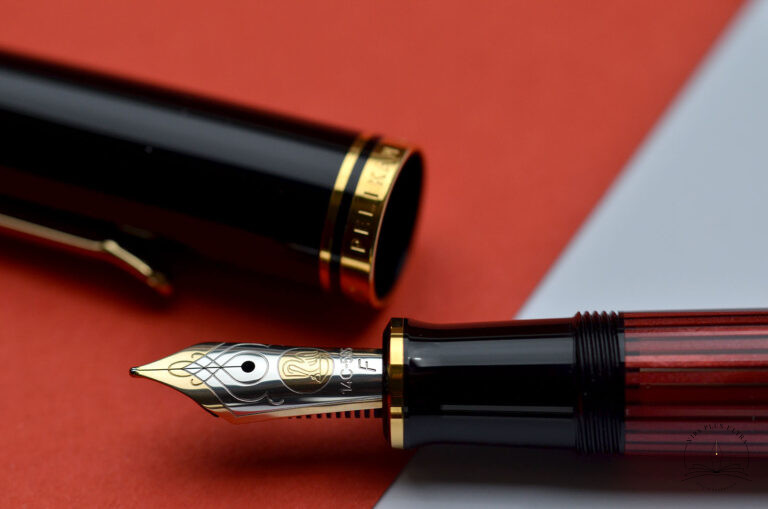 Stylo-plume Souverän M600 Rouge/Noir de Pelikan 3