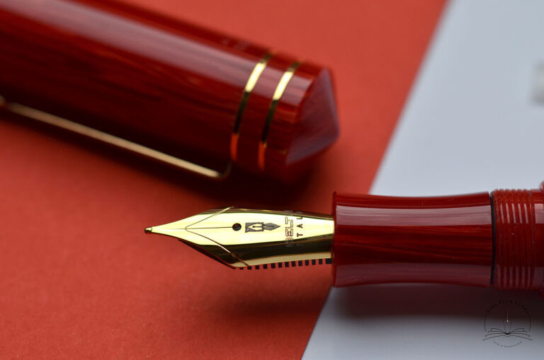 Stylo-plume Write Balance Rouge de Delta 3