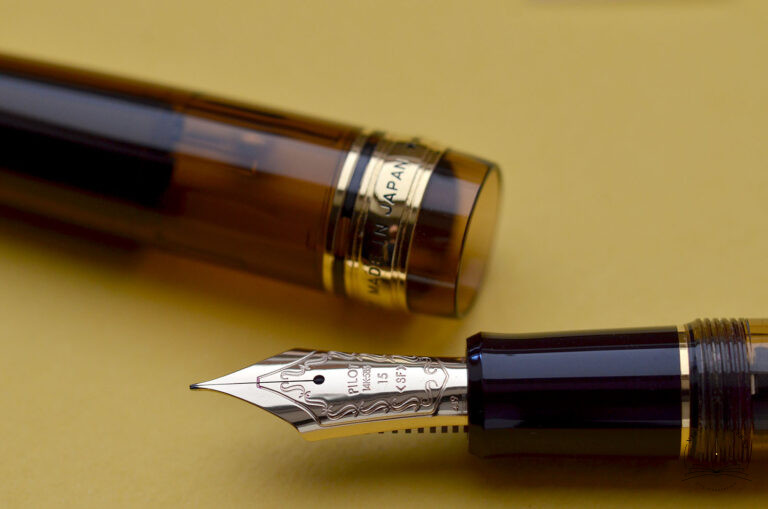 Custom 823 Amber Fountain pen by Pilot 3