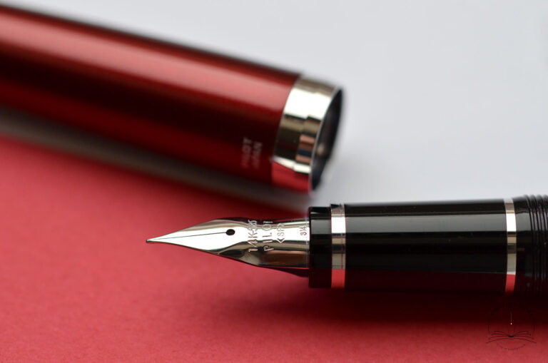 Falcon Burgundy Fountain pen by Pilot 3