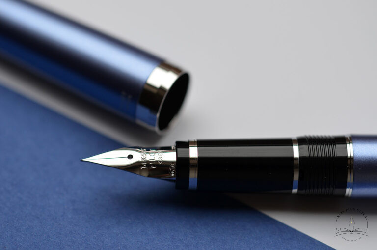 Stylo-plume Falcon Bleu de Pilot 3