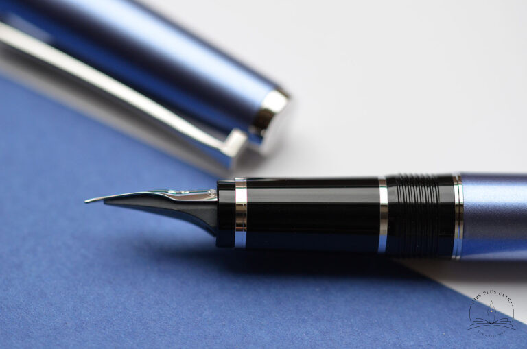 Stylo-plume Falcon Bleu de Pilot 4