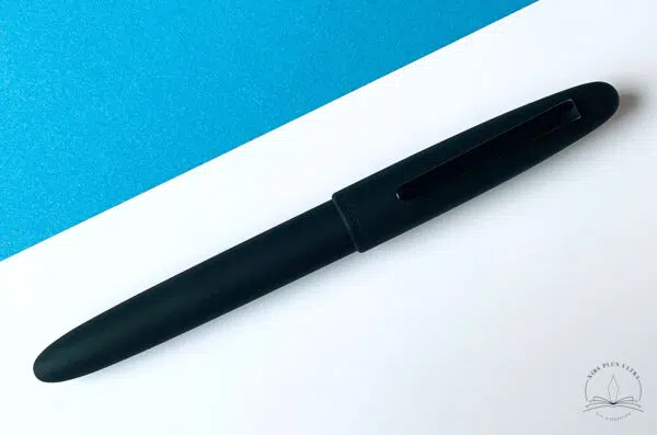 Stylo Plume (M) Capless Pilot® Graphite Bleu et rhodié sur