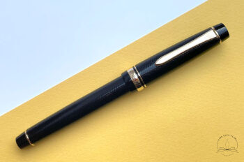 Stylo-plume Justus Noir Or de Pilot