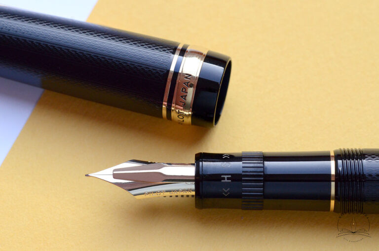 Stylo-plume Justus Noir Or de Pilot 3