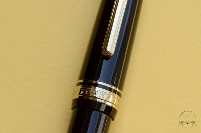 1911L Black Gold Fountain pen by Sailor 4