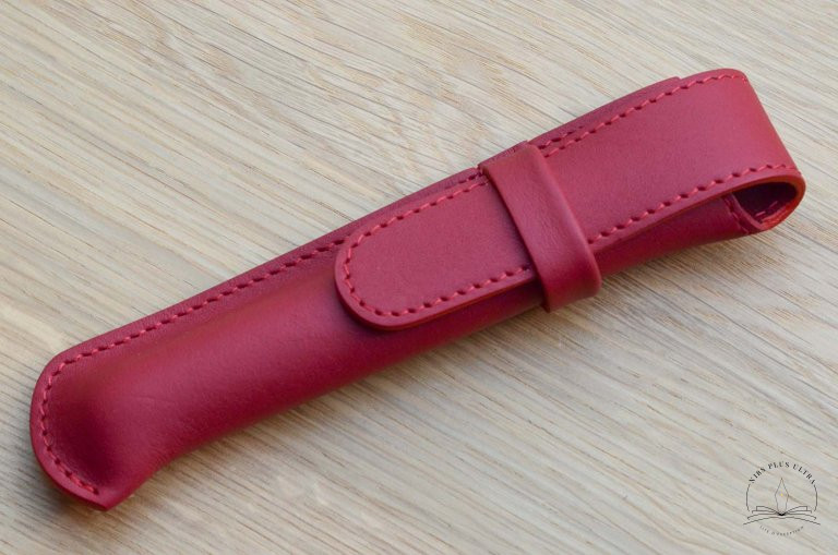 Case Red for 1 pen by Atelier De Laforêt 1