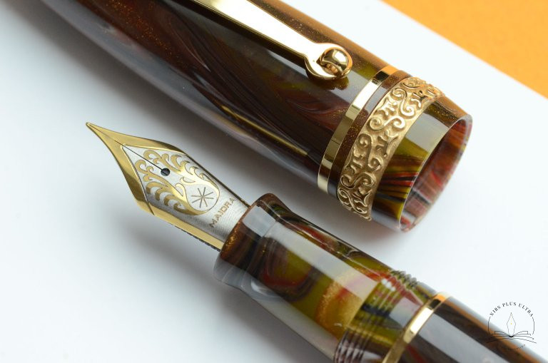 Stylo-plume Ultra Ogiva Golden Age 2.0 Fire de Maiora 3