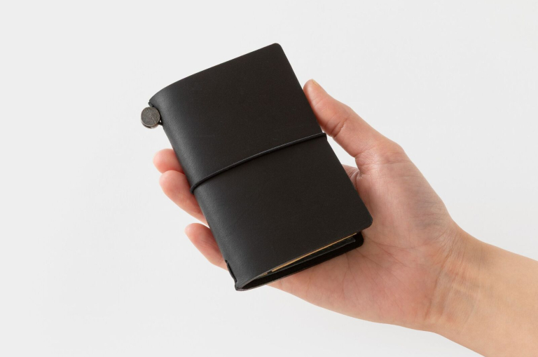 Black Set 20th anniversary by Traveler’s Company 4