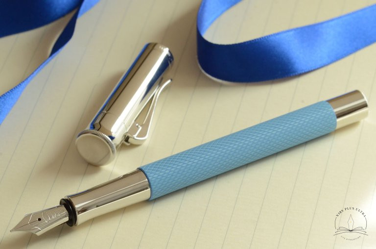 Stylo-plume Guilloché Bleu azur de Graf von Faber-Castell 2