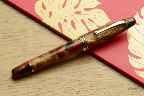 Stylo-plume Ultra Ogiva Golden Rule de Maiora