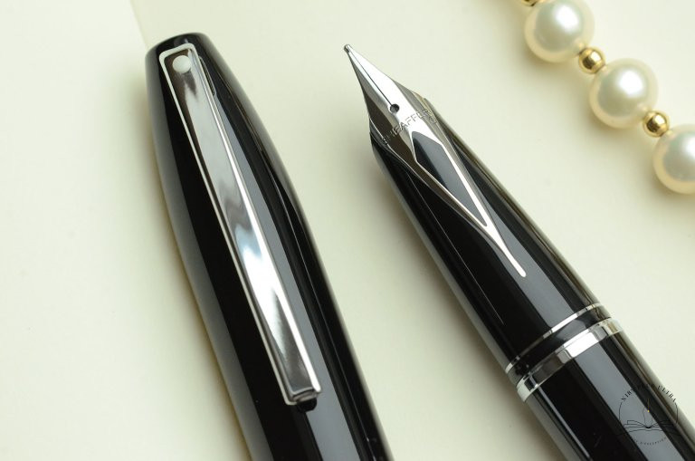 Stylo-plume Legacy Noir Chrome de Sheaffer 3