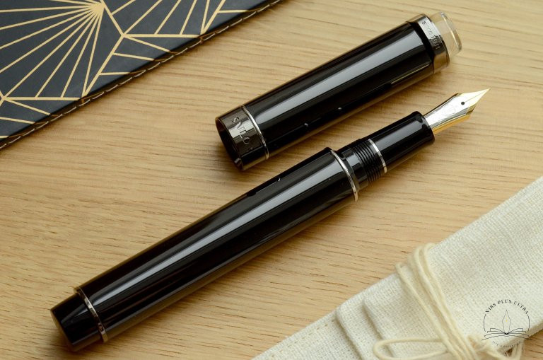 Stylo-plume 110è Anniversaire Kurogane de Sailor 2