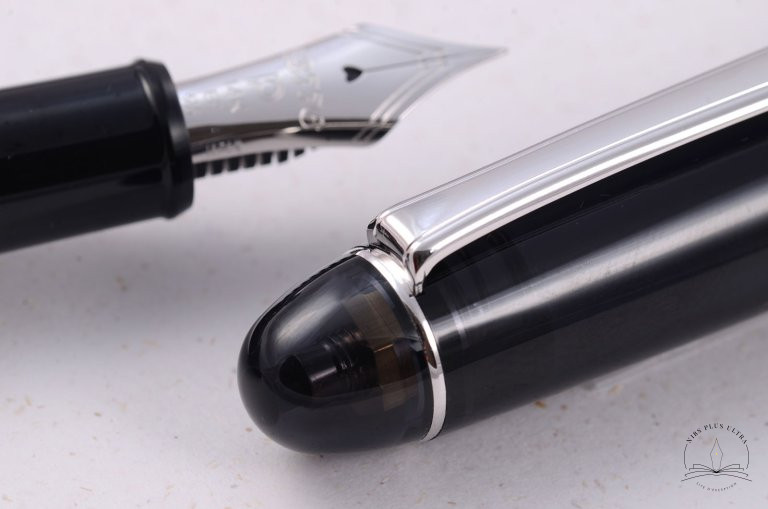 3776 Century Black Diamond Fountain pen by Platinum 4
