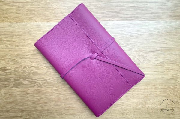 Carnet en cuir A5 Pourpre de Atelier De Laforêt 1