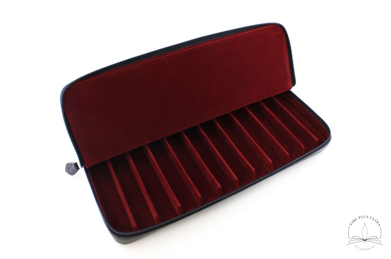 Etui en cuir rouge pour 12 stylos de Visconti